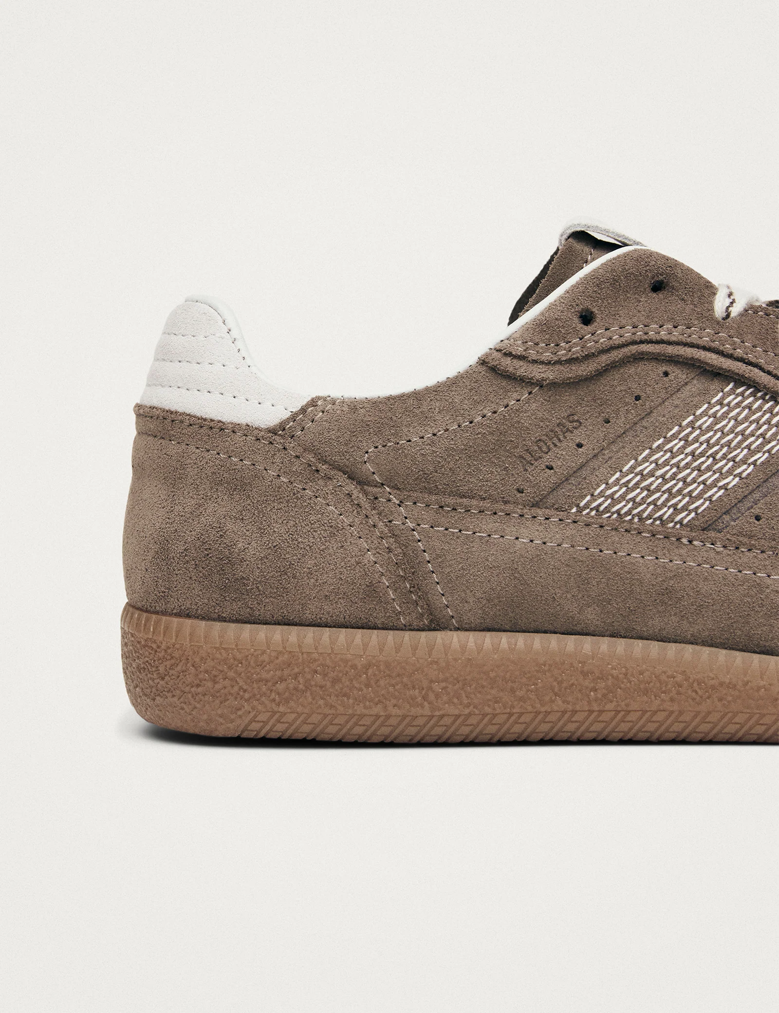 Alohas Rife Taupe Leather Trainers - Image 4