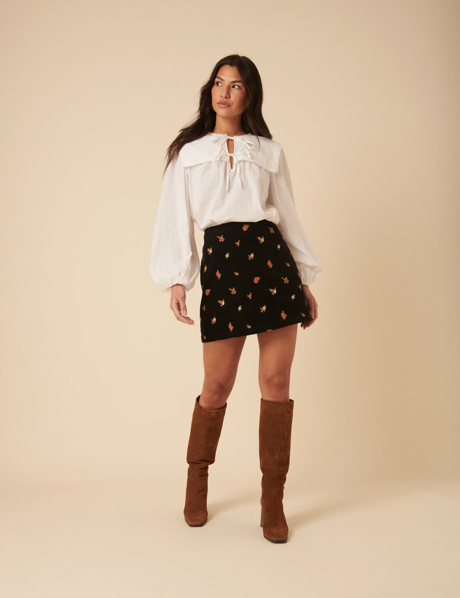 Black Cord Floral Embroidered Mini Skirt - Image 3