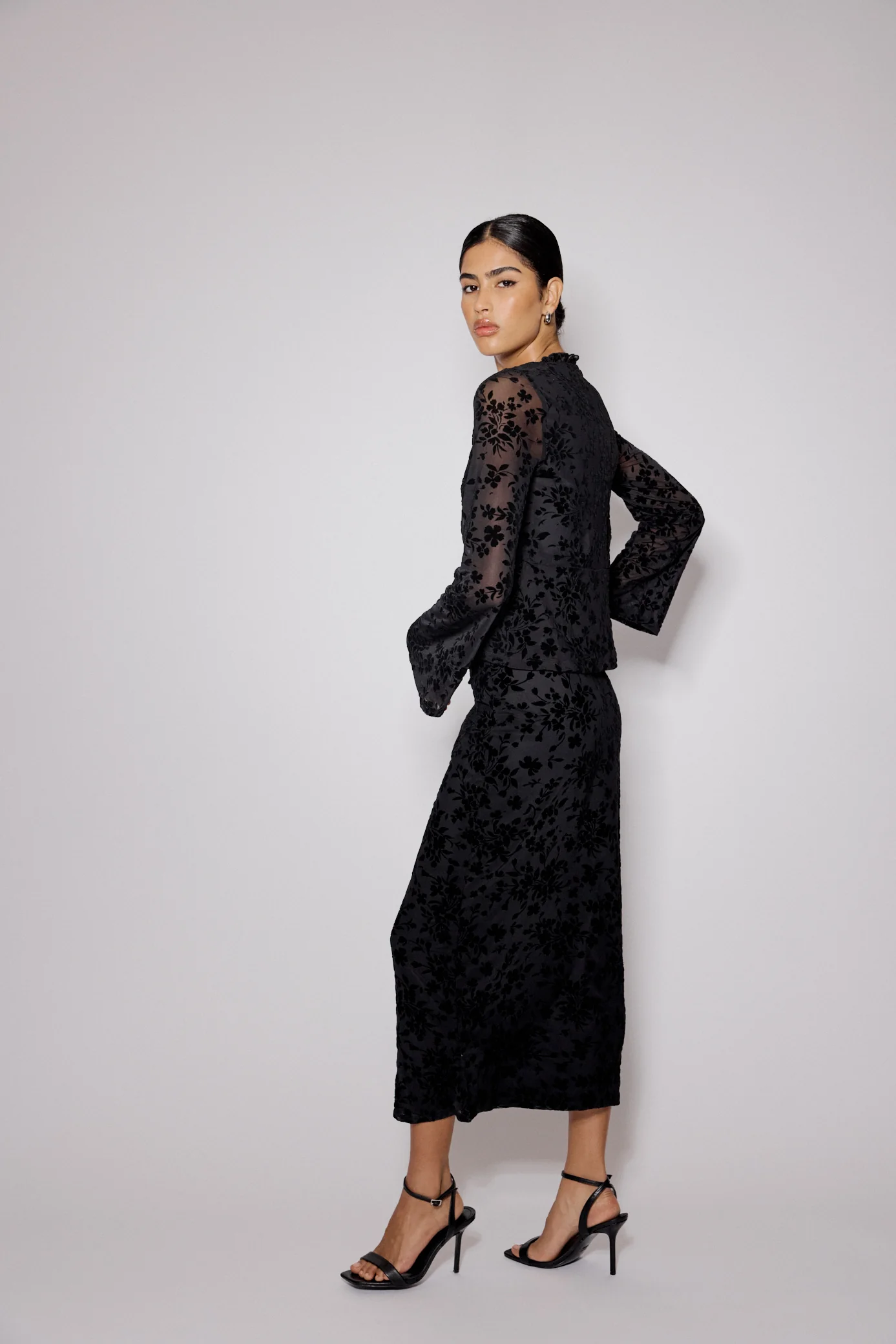 Black Floral Jacquard Maxi Skirt - Image 4