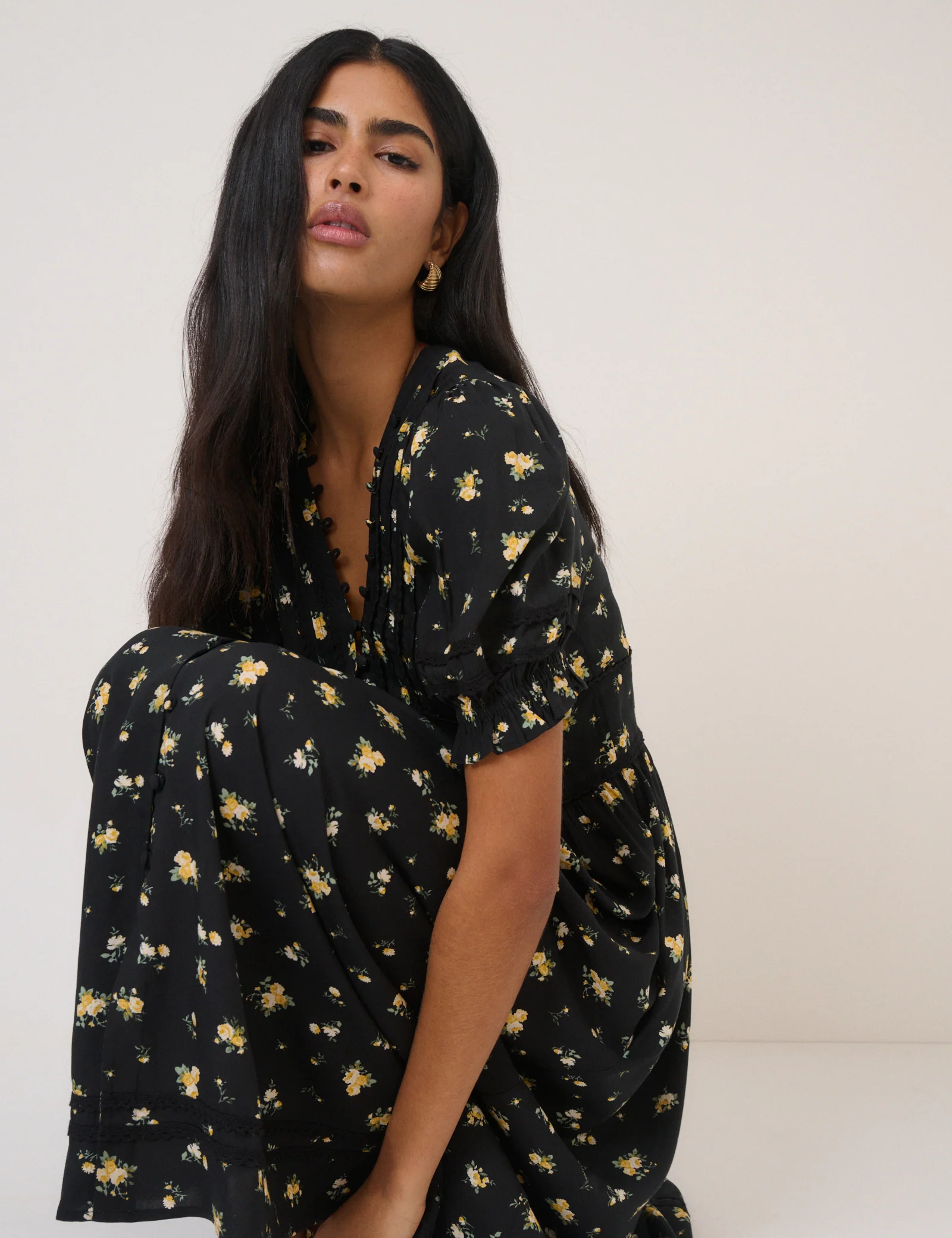 Black Floral Puff Sleeve Saffy Midi Dress - Image 3