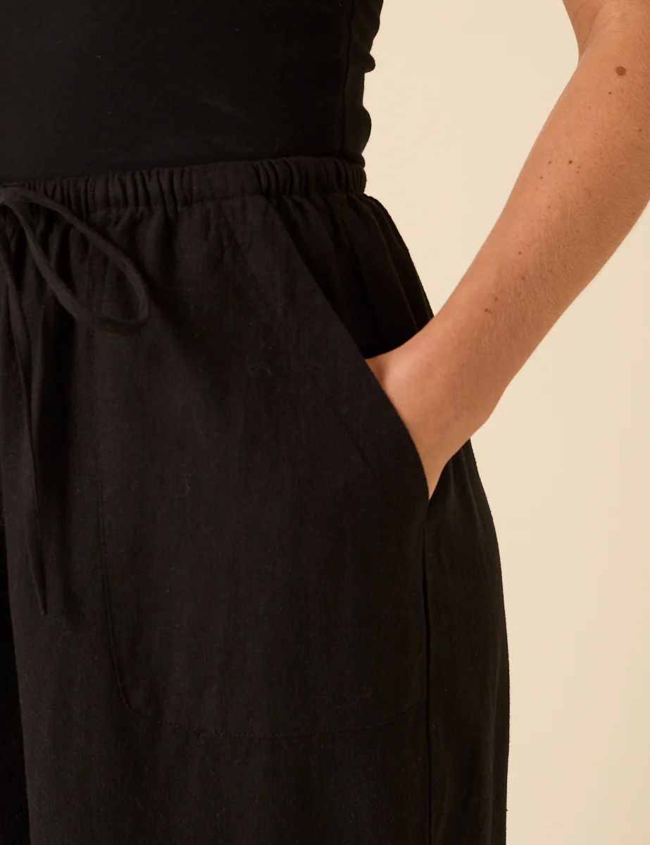 Black Linen-Blend Cropped Shona Trousers - Image 3