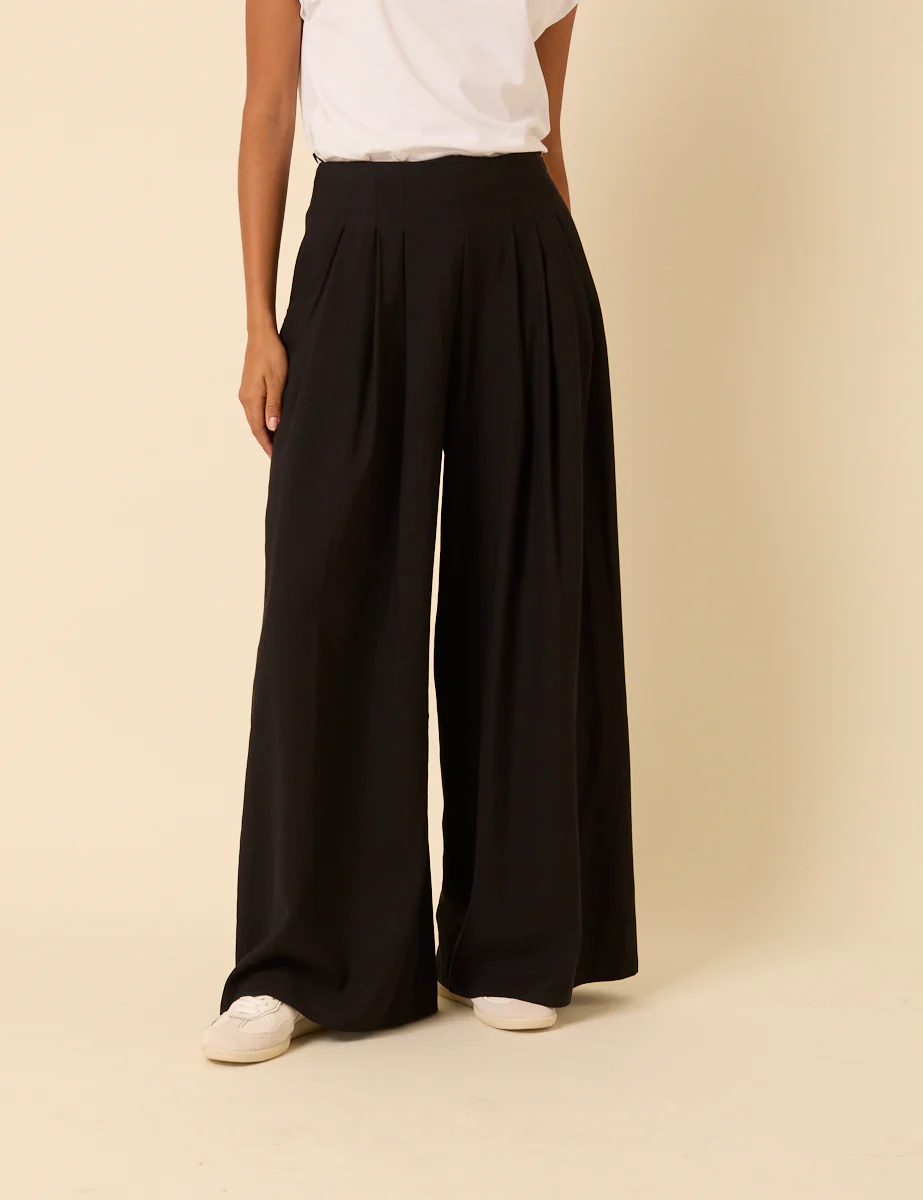 Black Pleated Wide Leg Trousers - Image 2