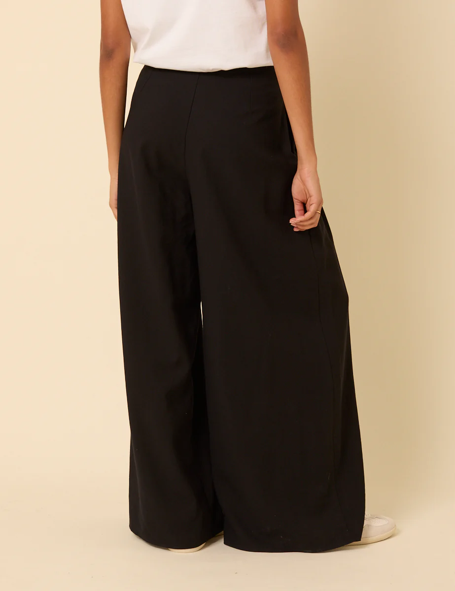 Black Pleated Wide Leg Trousers - Image 5