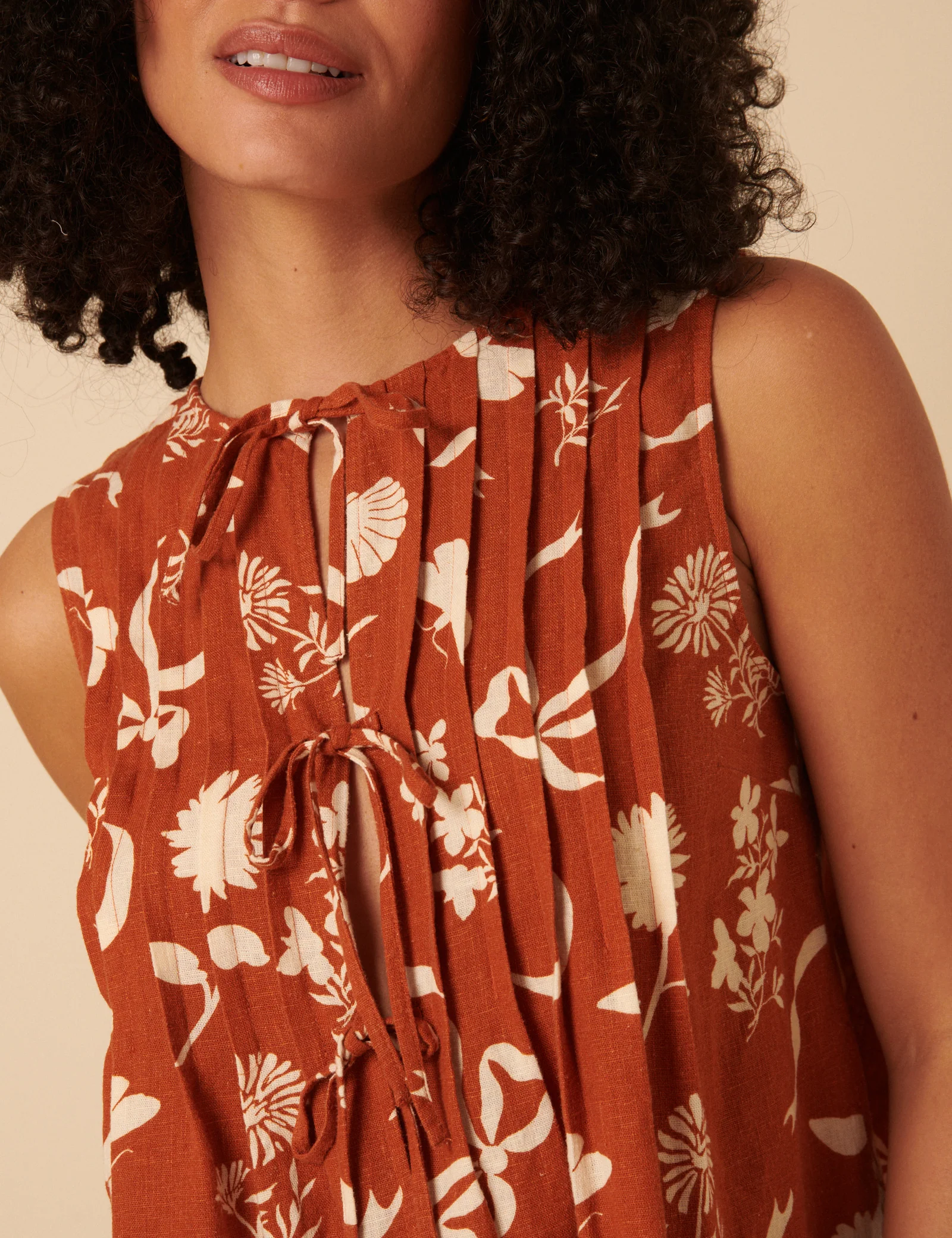 Brown Printed Linen-Blend Pleated Top - Image 4