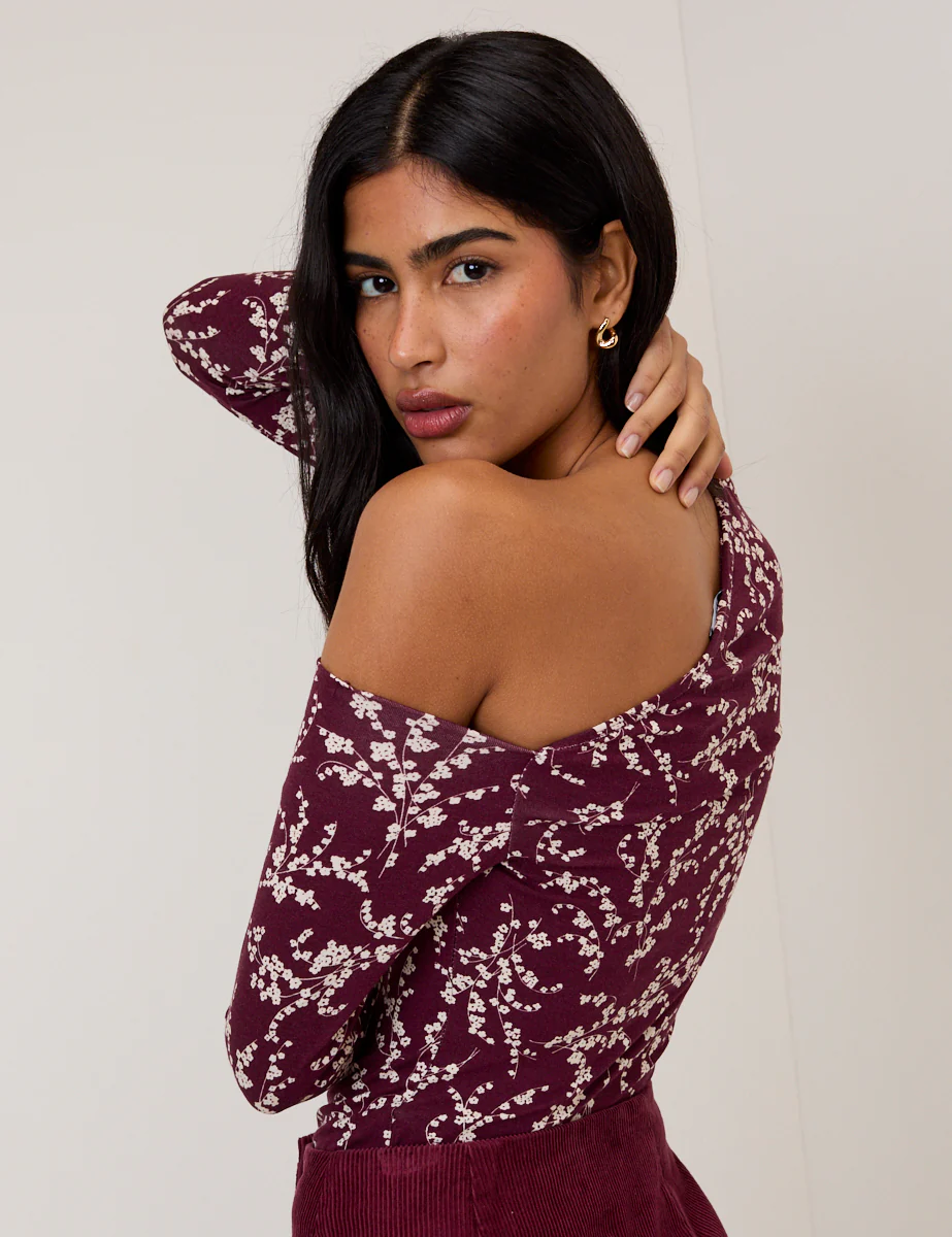 Burgundy One Shoulder Floral Top - Image 2