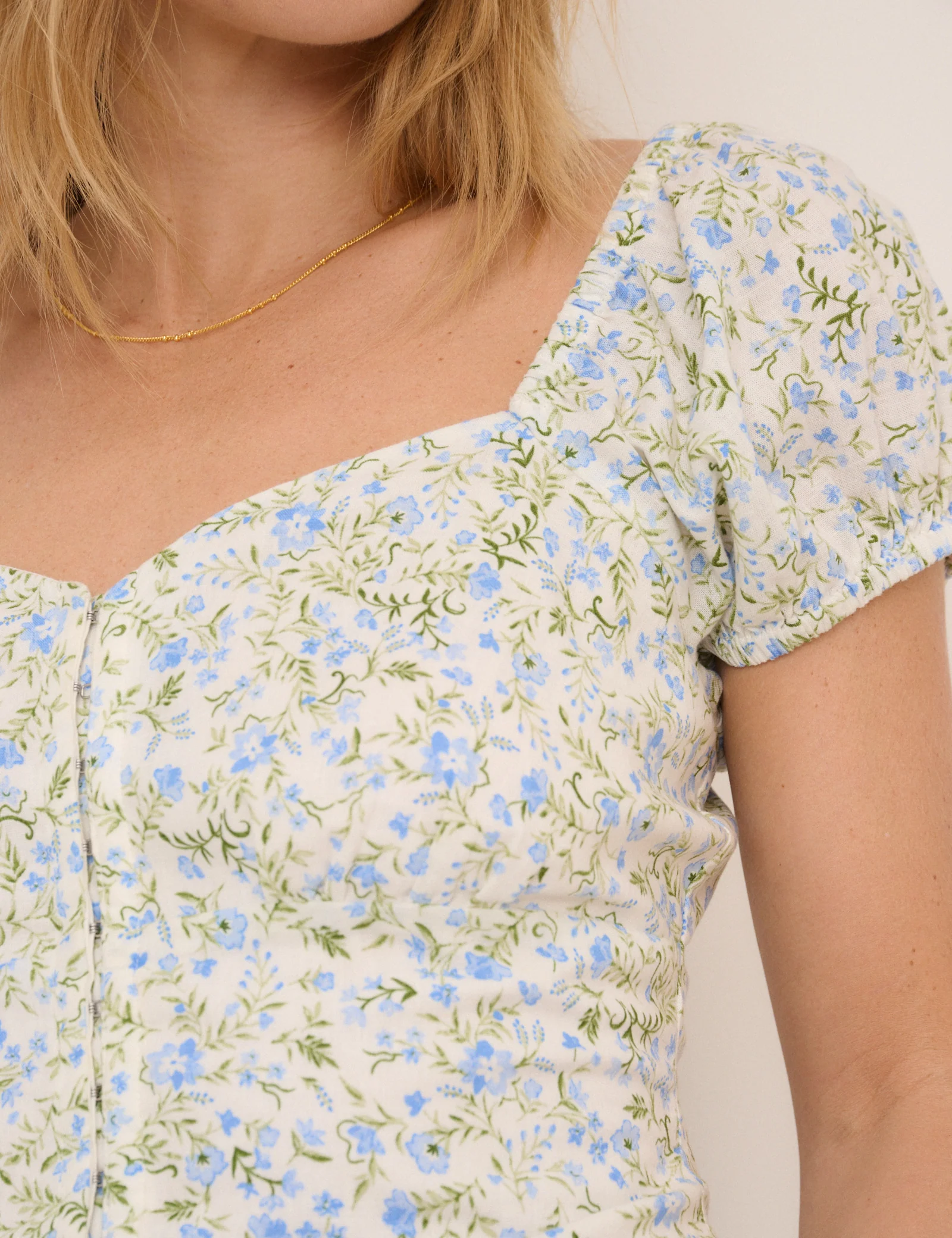 White Floral Sweetheart Neck - Image 2