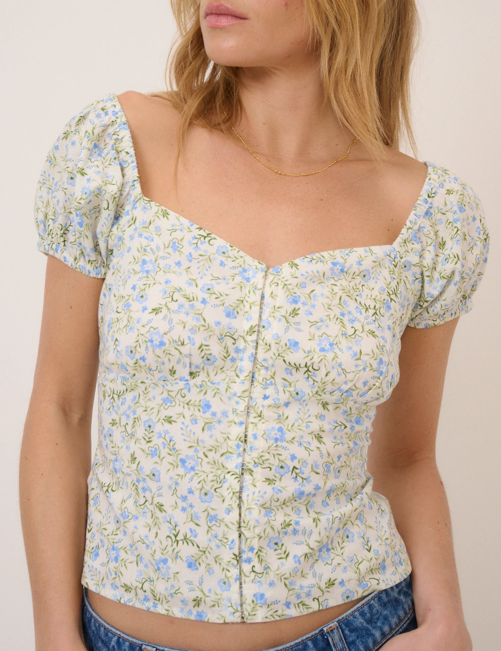 White Floral Sweetheart Neck - Image 3