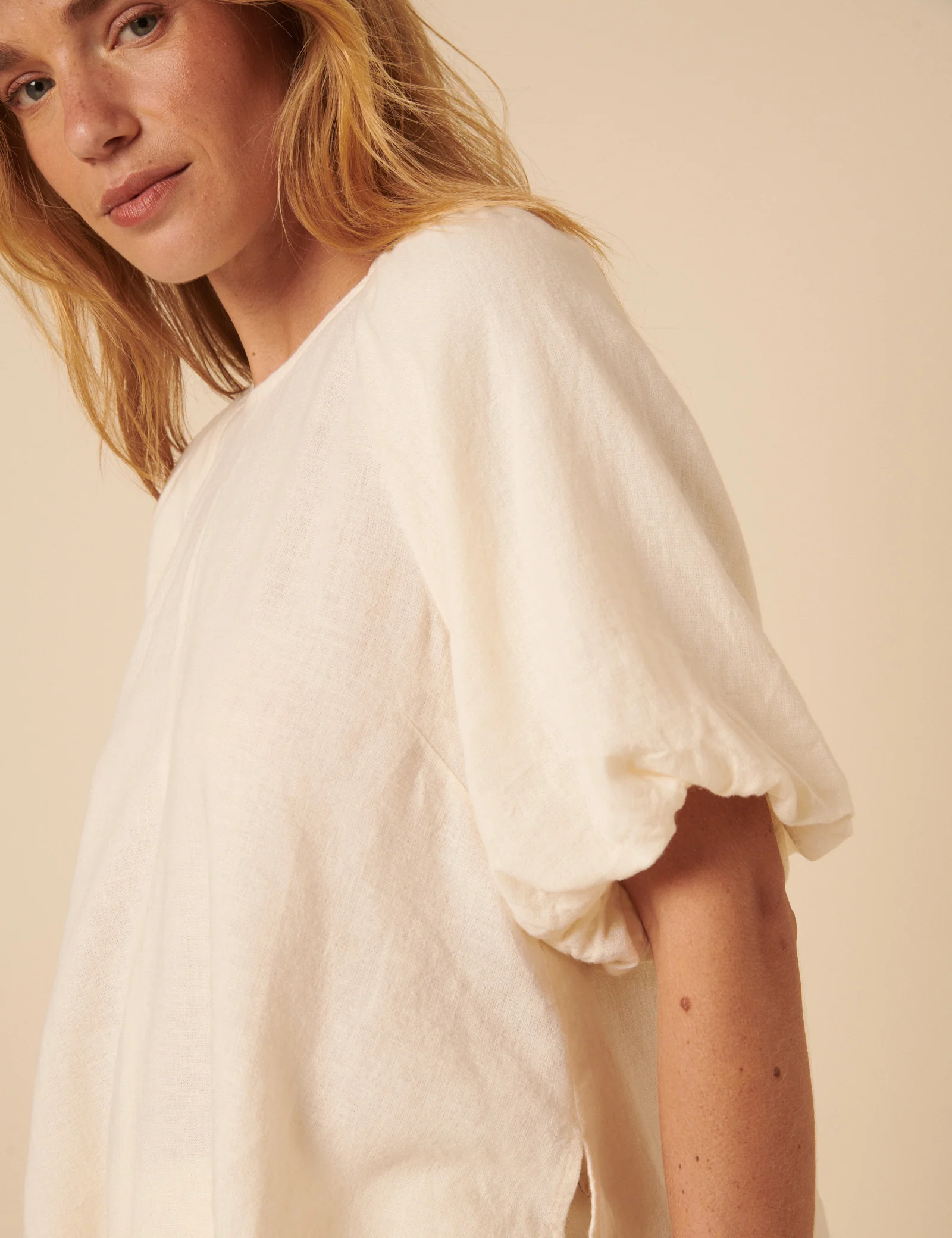 Cream Linen-Blend Puff Sleeve Top - Image 2