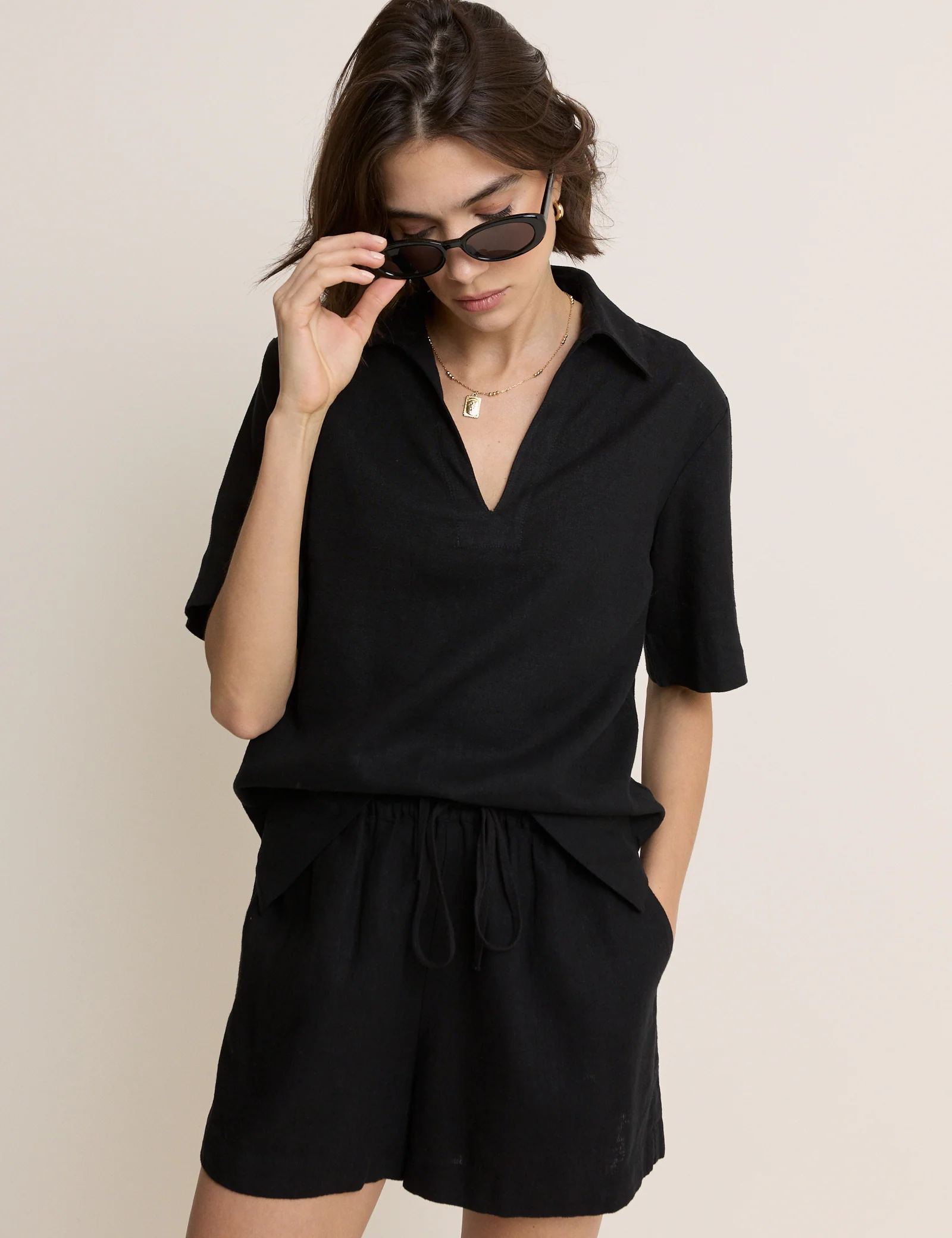 Black Collared Linen-Blend T-Shirt - Image 2