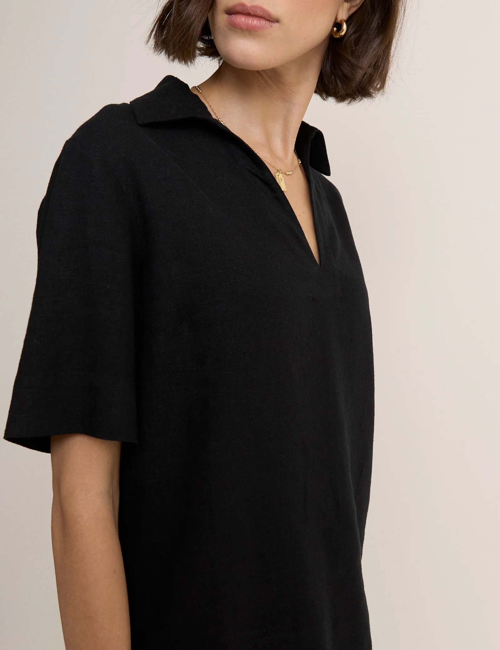 Black Collared Linen-Blend T-Shirt - Image 4