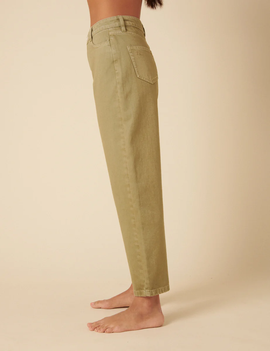 Green High Rise Barrel Leg Jeans - Image 4