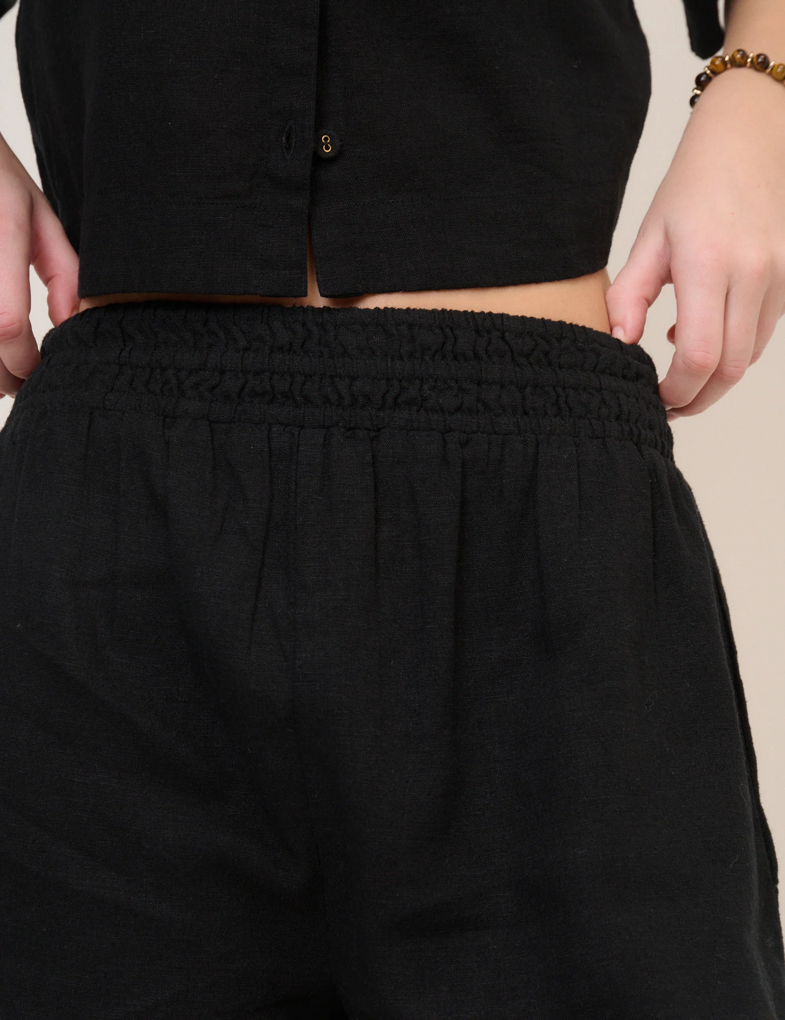 Black Linen-Blend Elasticated Waist Shorts - Image 3