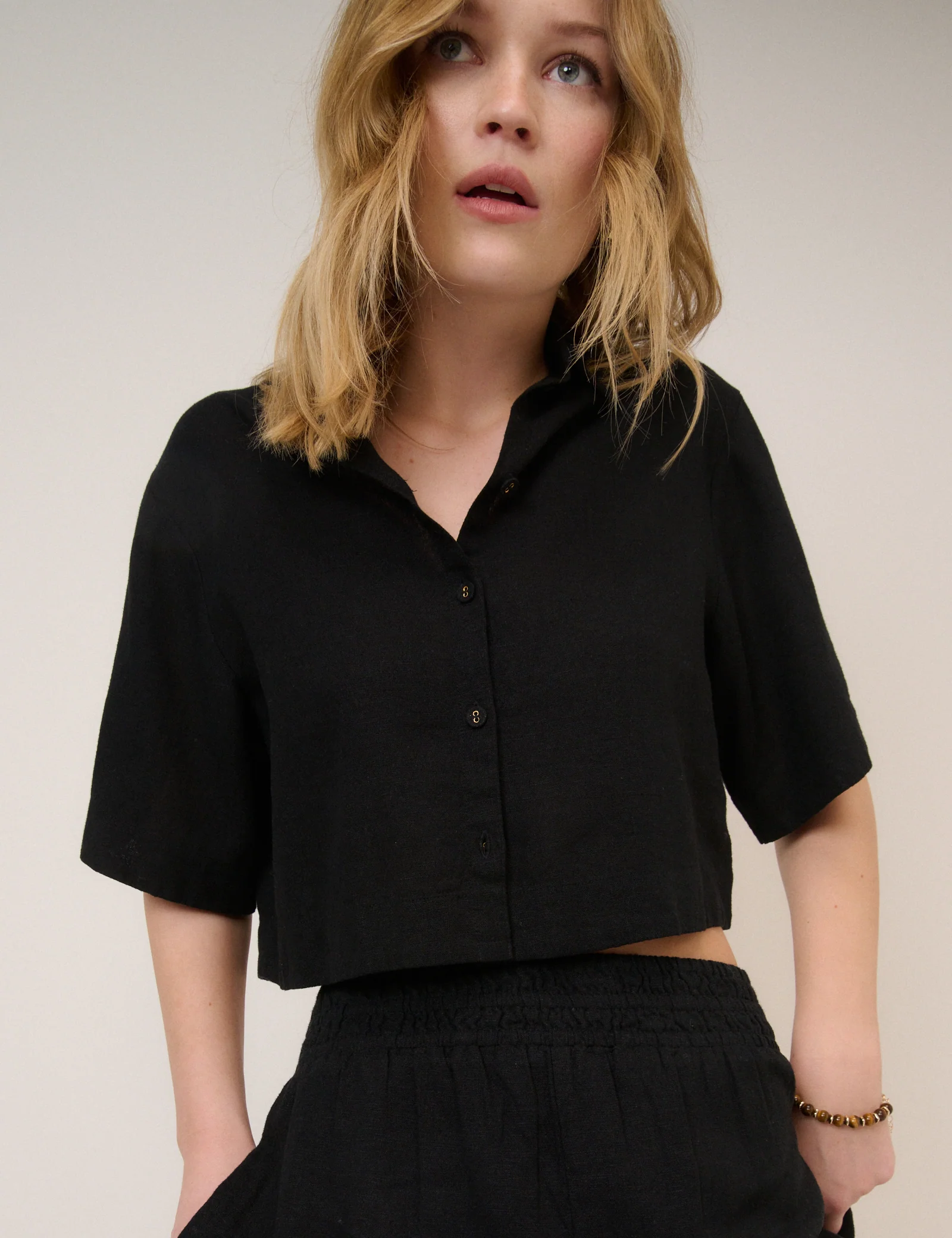 Black Linen-Blend Elasticated Waist Shorts - Image 4