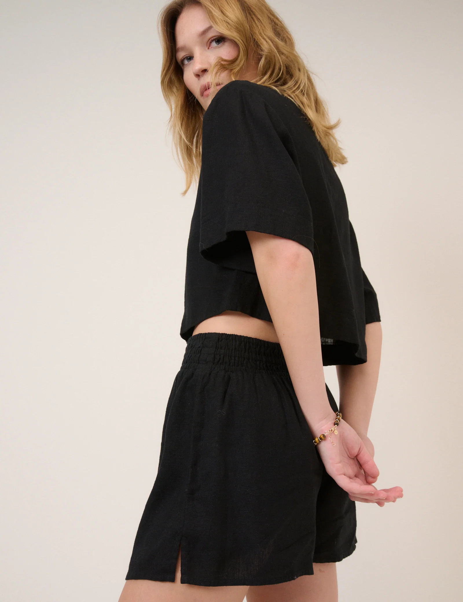 Black Linen-Blend Elasticated Waist Shorts - Image 5