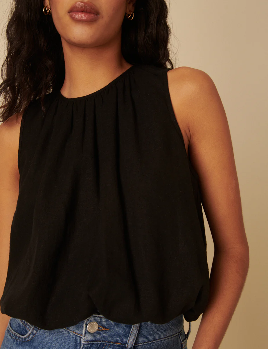 Black Linen-Blend Sleeveless Bubble Hem Pleated Top - Image 2