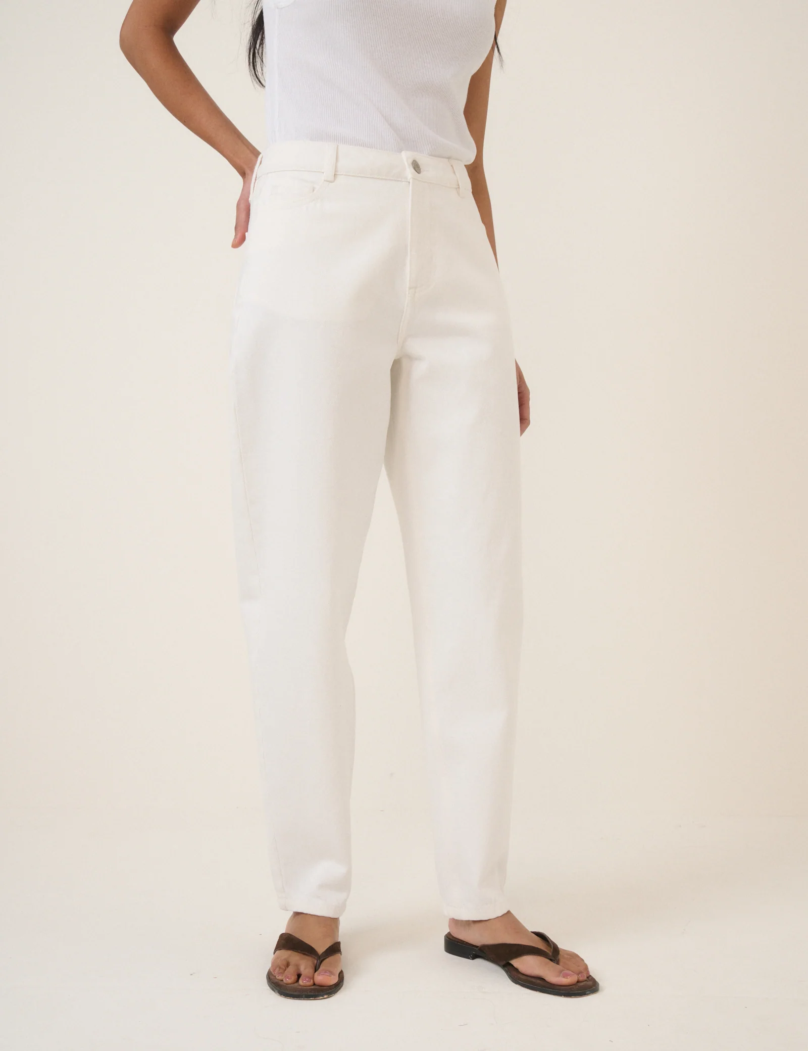 White Putney Barrel Leg Jeans - Image 4