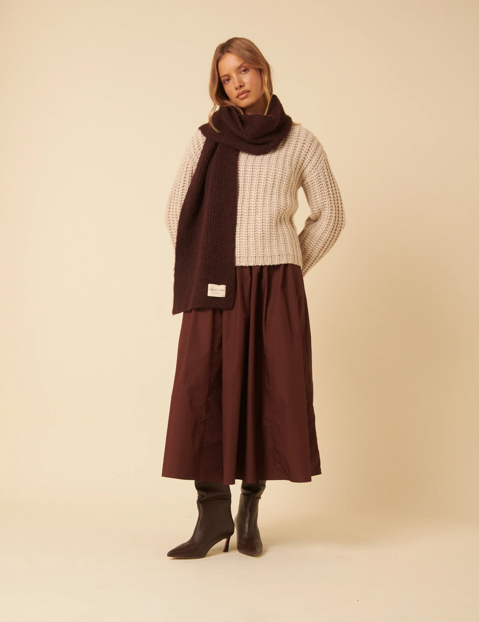 Burgundy Ribbed Scarf - Image 3