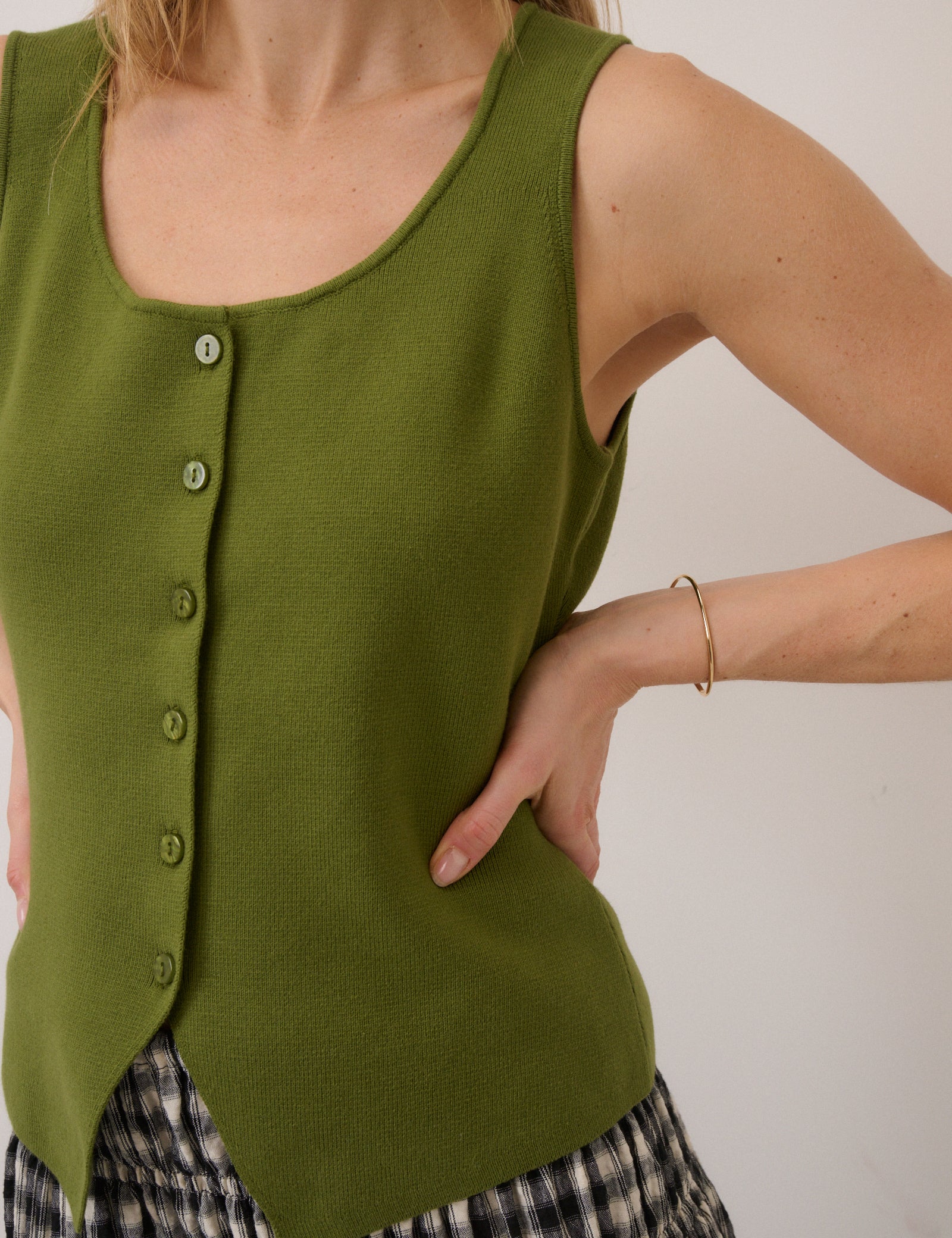 Green Scoop Neck Button Front Sleeveless Top - Image 2