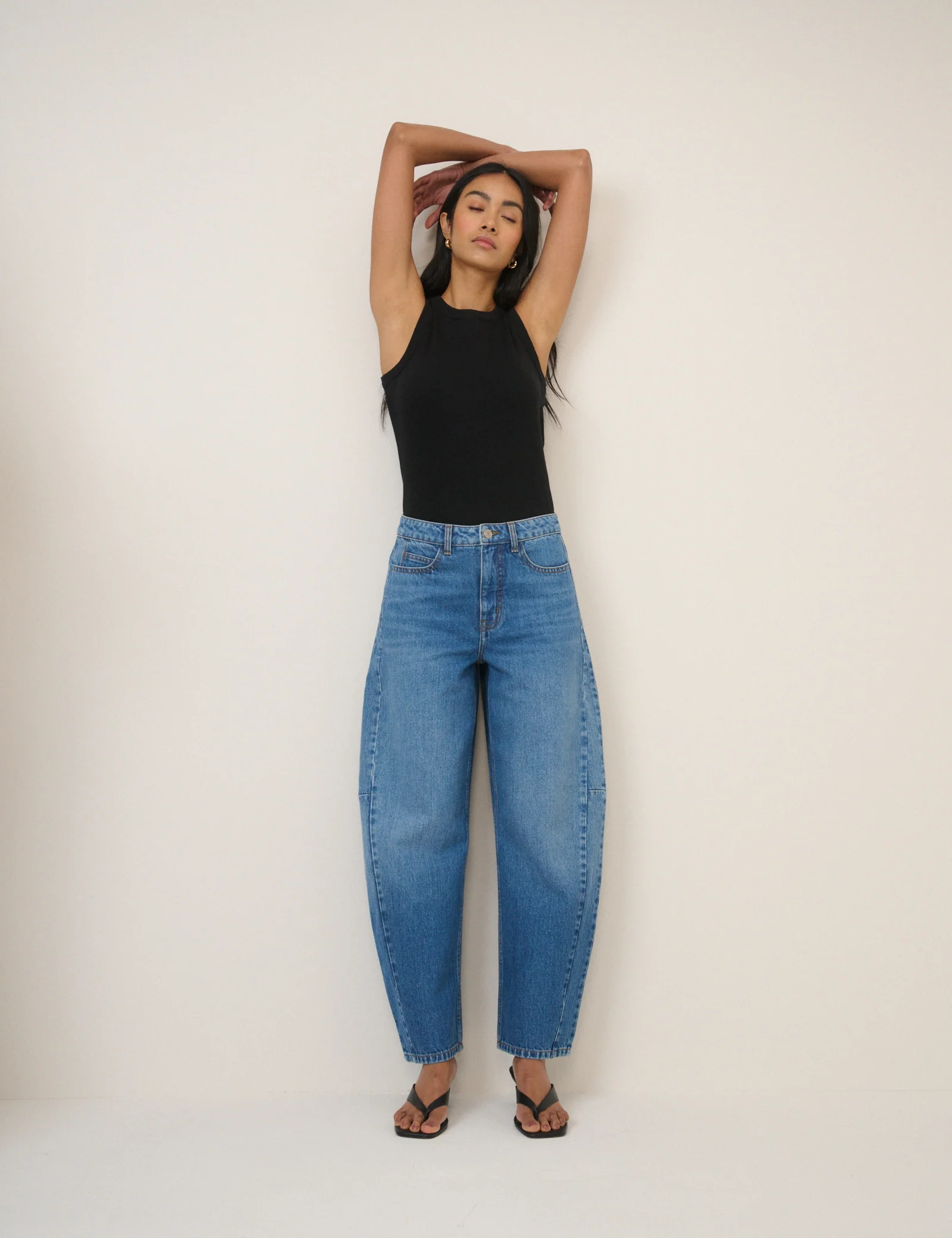 Blue Mid Rise Bethnal Barrel Leg Jeans - Image 4