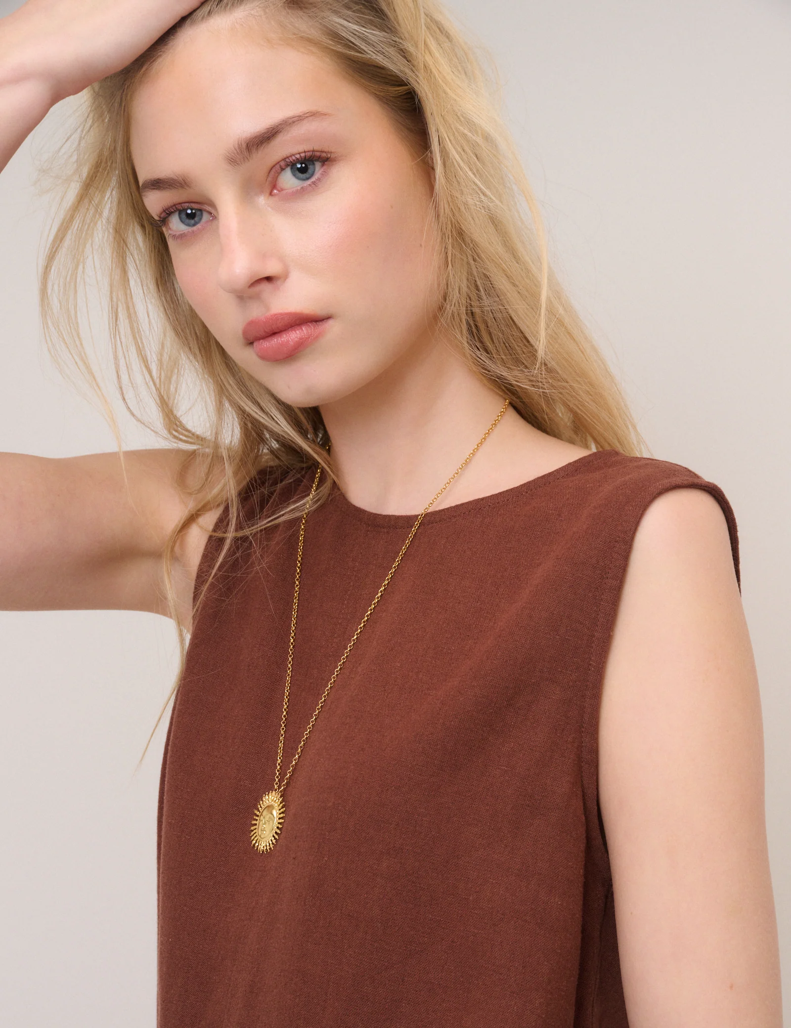 Brown Linen-Blend Sleeveless Swing Top - Image 4
