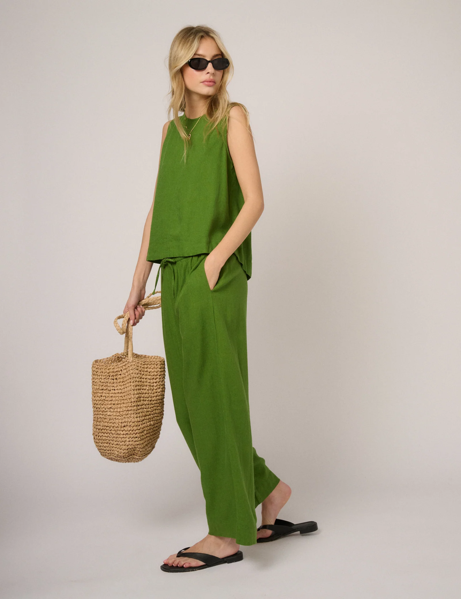 Green Linen-Blend Sleeveless Swing Top - Image 3