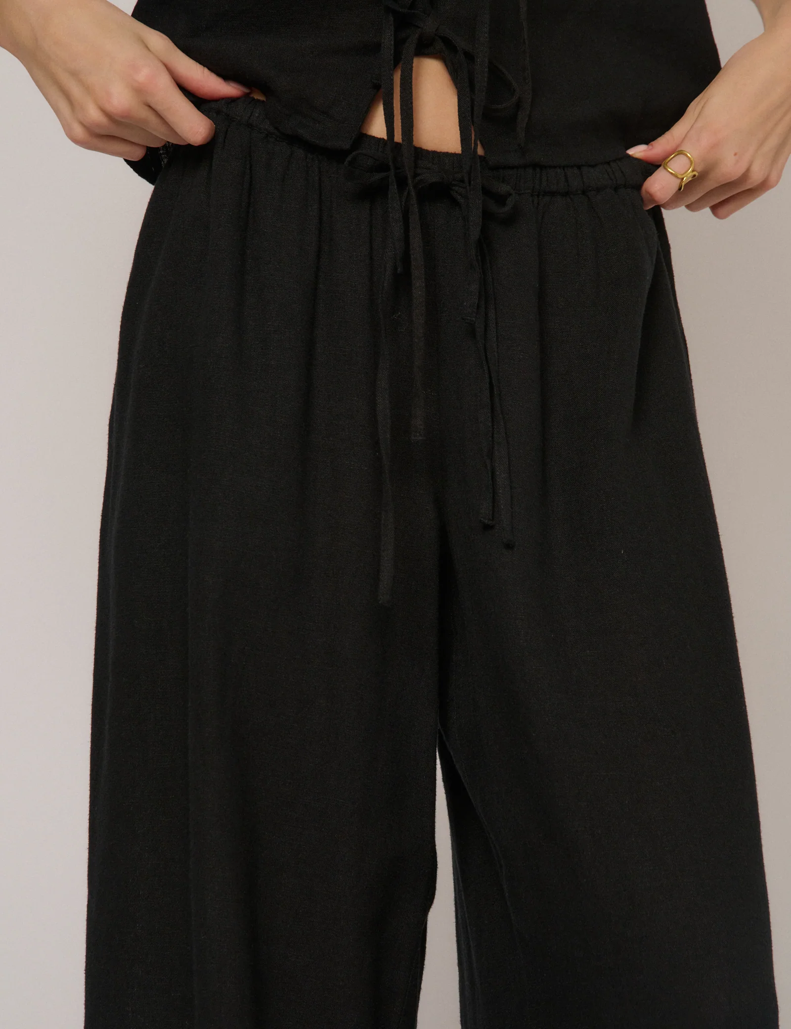 Black Linen-Blend Low Waisted Straight Leg Trousers - Image 3