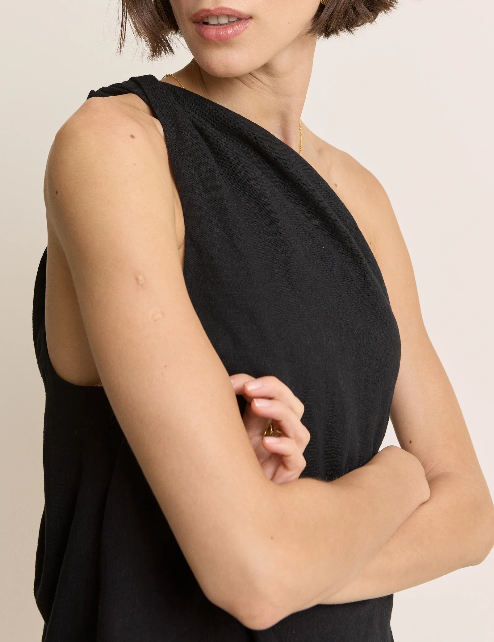 Black Linen-Blend One Shoulder Twisted Top - Image 3
