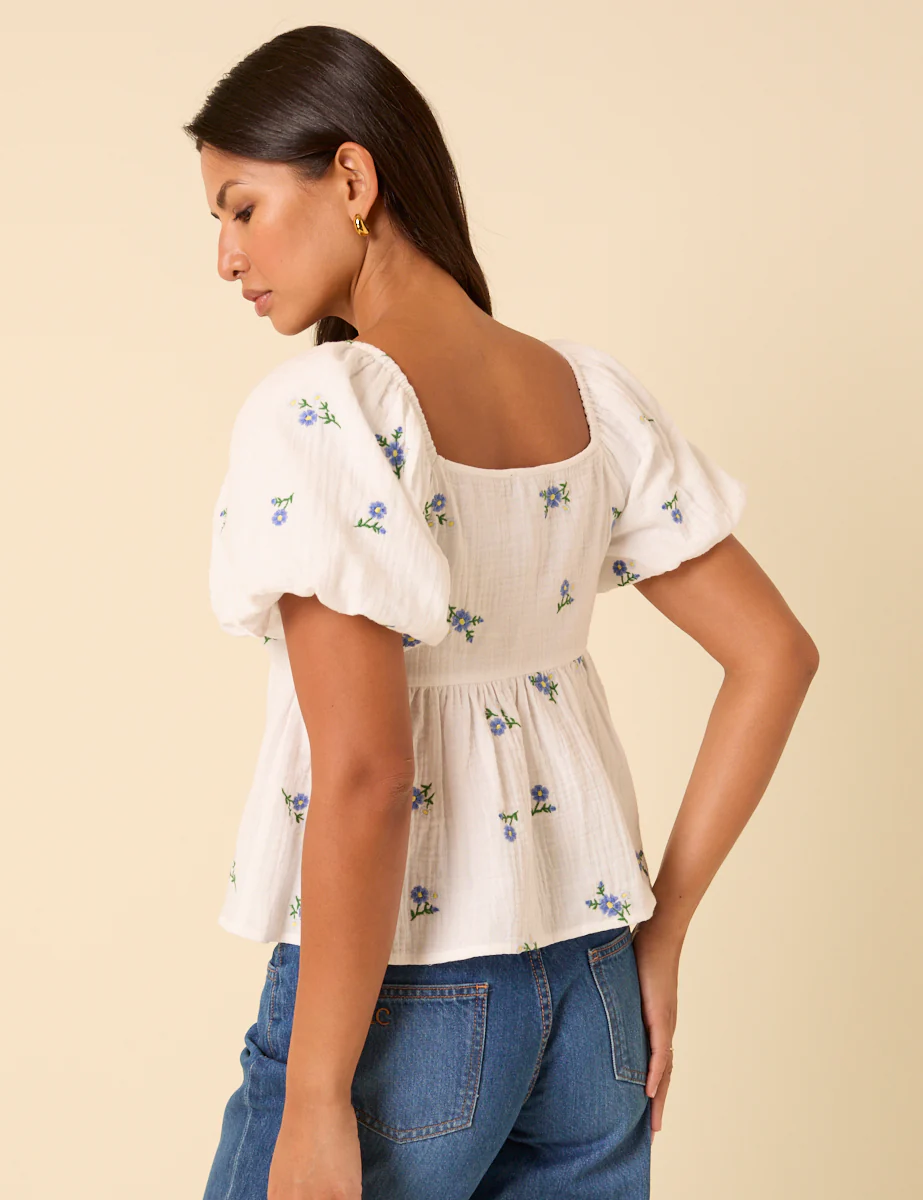 White Floral Embroidererd Puff Sleeve Top - Image 5
